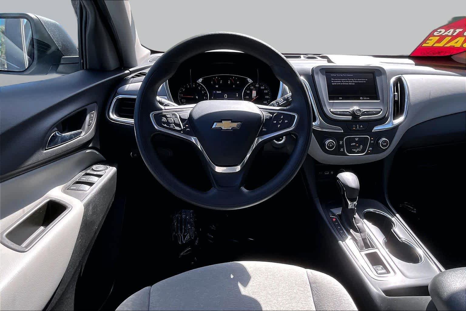 Used 2022 Chevrolet Equinox LS w/ LS Convenience Package FWD image 6