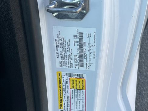 Used 2019 Ford Mustang Premium image 31