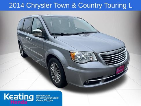 Used 2014 Chrysler Town & Country Touring-L w/ Driver Convenience Group FWD image 1