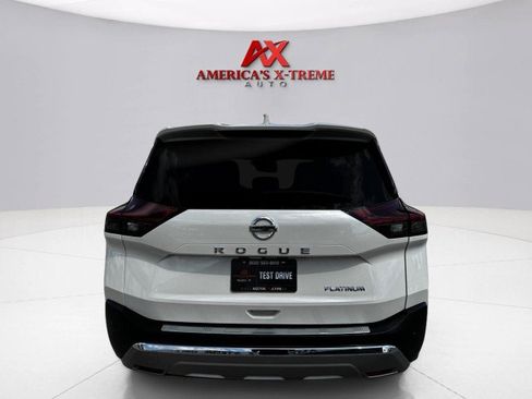 Used 2021 Nissan Rogue Platinum image 4