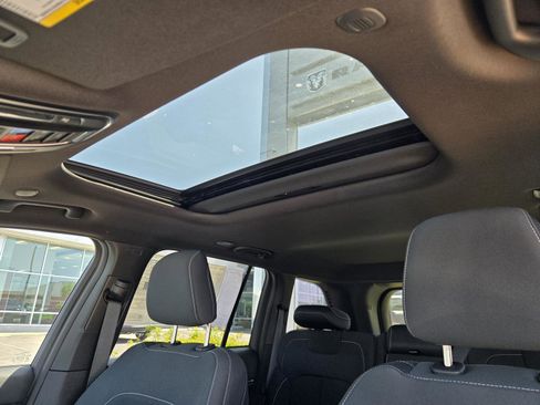 New 2026 Jeep Grand Cherokee Laredo X RWD image 22