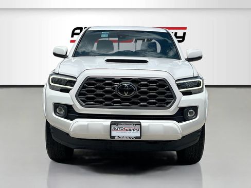 Used 2022 Toyota Tacoma TRD Sport w/ Technology Package RWD image 2