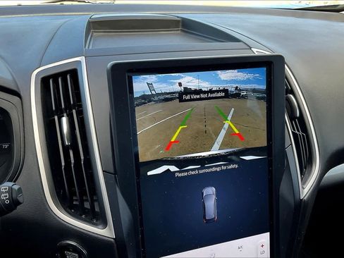 Used 2022 Ford Edge SE w/ Black Appearance Package image 26