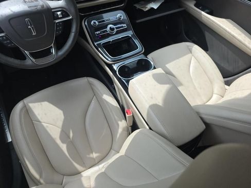 Used 2023 Lincoln Nautilus FWD w/ Premium Package image 5