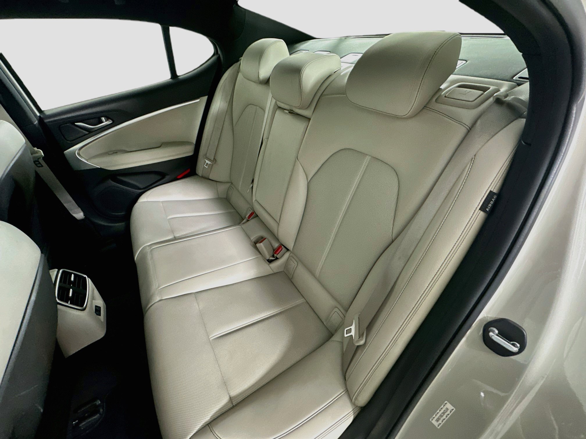 Used 2025 Genesis G70 2.5T RWD image 27