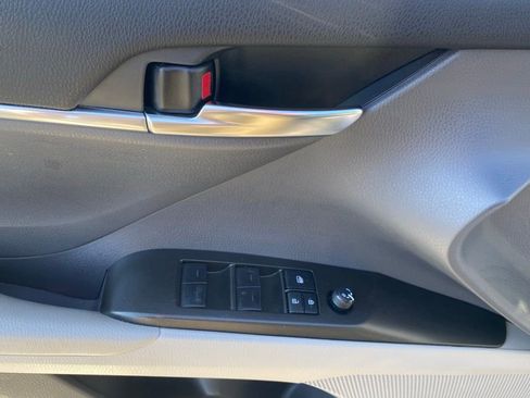 Used 2024 Toyota Camry SE image 21