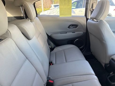 Used 2022 Honda HR-V EX-L image 10