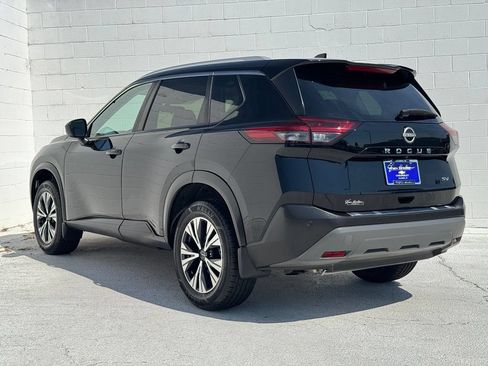 Used 2023 Nissan Rogue SV w/ SV Premium B Package FWD image 12