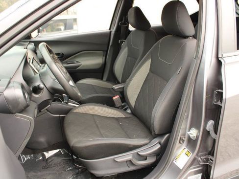 Used 2020 Nissan Kicks S FWD image 11