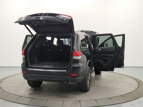 Used 2021 Jeep Grand Cherokee Limited image 14