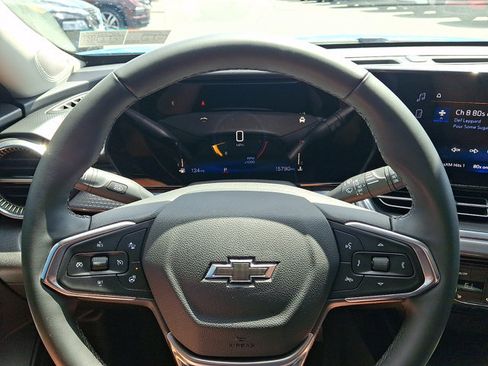 Used 2025 Chevrolet Trax ACTIV w/ Sunroof Package FWD image 19