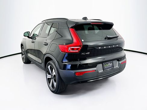 Used 2023 Volvo XC40 Recharge Plus image 5