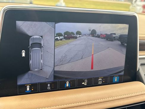 Used 2021 Chevrolet Suburban Premier w/ Premium Package image 26