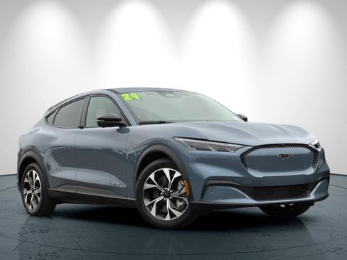 Used 2024 Ford Mustang Mach-E Select image 2