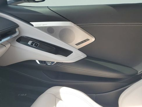 Used 2022 Chevrolet Corvette Stingray Premium Conv w/ Z51 Performance Package RWD image 12