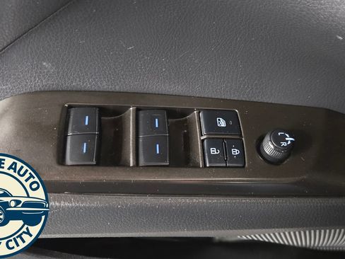 Used 2021 Toyota Camry SE FWD image 22