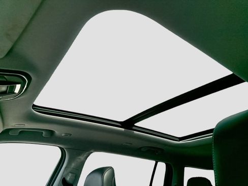 Used 2023 Jeep Grand Cherokee L Limited image 19