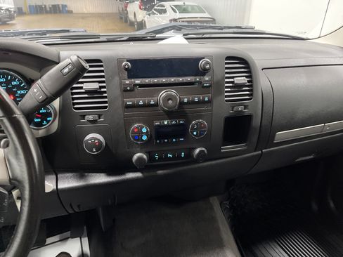 Used 2014 Chevrolet Silverado 2500 LT w/ Interior Plus Package image 28