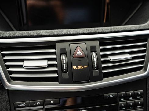 Used 2012 Mercedes-Benz E 350 4MATIC Sedan image 38