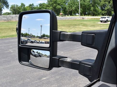 Used 2016 Ford F350 Lariat w/ Lariat Ultimate Package AWD/4WD image 32