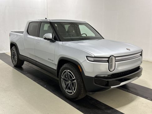 Used 2025 Rivian R1T Adventure AWD/4WD image 7