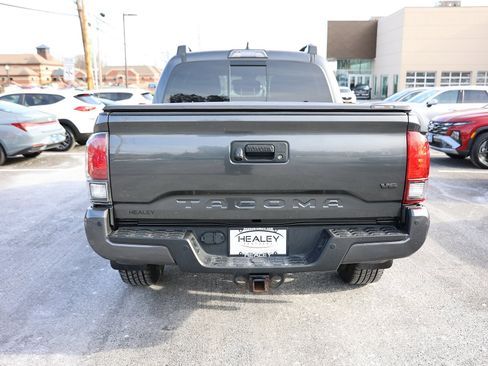 Used 2019 Toyota Tacoma TRD Sport image 6