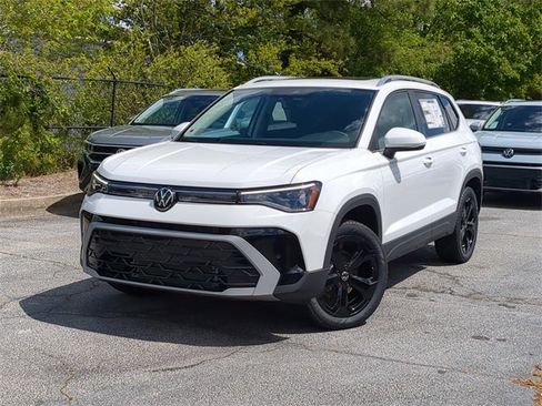 New 2025 Volkswagen Taos SEL image 33