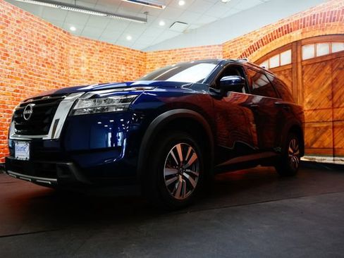 Certified 2024 Nissan Pathfinder SL AWD/4WD image 2