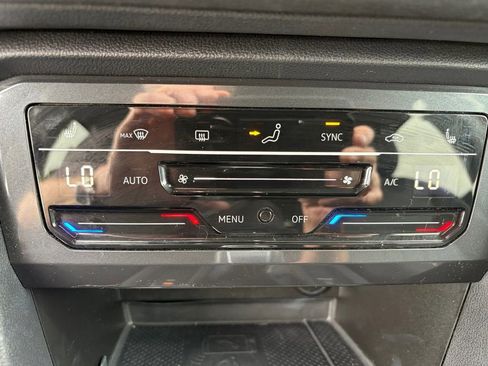 Certified 2023 Volkswagen Tiguan SE image 18