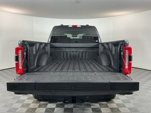 Used 2025 Ford F350 Lariat w/ Black Appearance Package image 7