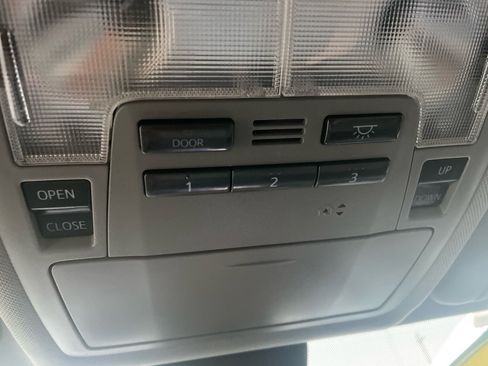 Used 2019 Toyota Highlander Limited image 34