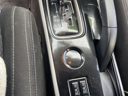 Used 2018 Mitsubishi Outlander SE image 19