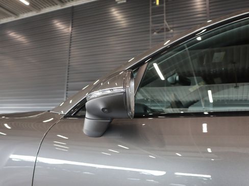 Used 2025 Porsche Cayenne Coupe image 30