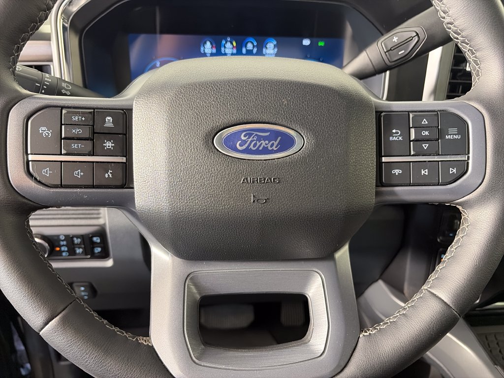 Used 2026 Ford F350 Lariat w/ Black Appearance Package AWD/4WD image 16