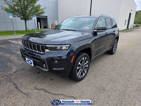 Used 2023 Jeep Grand Cherokee Overland w/ Luxury Tech Group IV AWD/4WD image 1