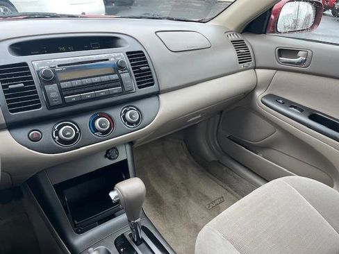 Used 2005 Toyota Camry LE image 6