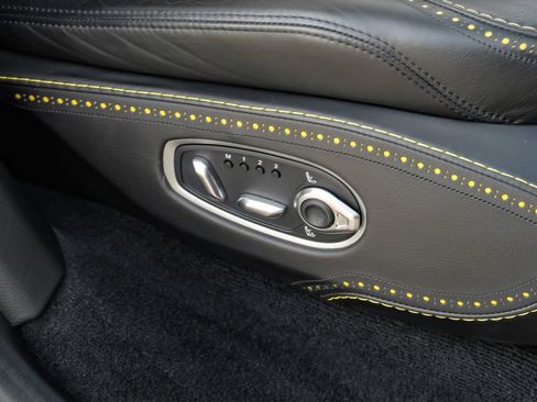 Used 2021 Aston Martin DBX AWD/4WD image 48