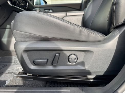 Used 2023 Nissan Rogue SL w/ SL Premium Package image 14