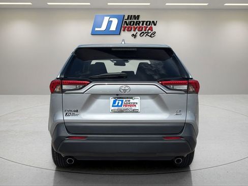 Used 2024 Toyota RAV4 LE AWD/4WD image 6