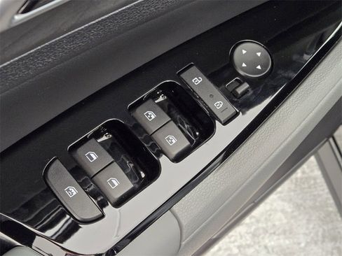 Used 2025 Kia Sportage X-Line w/ Premium Package image 25