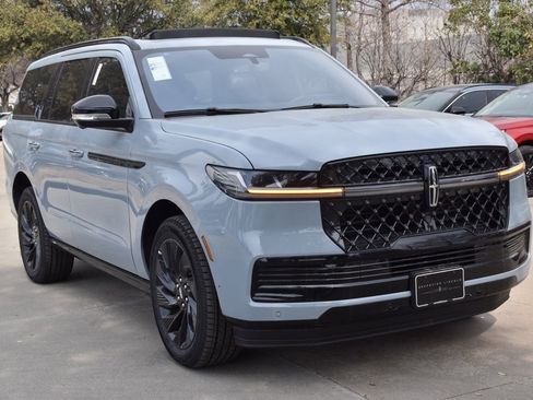 New 2025 Lincoln Navigator Reserve w/ Jet Appearance Package image 10