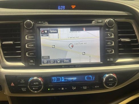 Used 2016 Toyota Highlander Limited FWD image 17