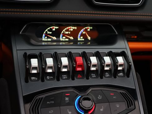 Used 2019 Lamborghini Huracan LP 580-2 RWD image 19