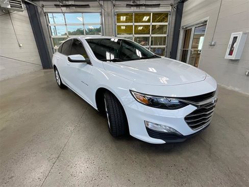 Used 2022 Chevrolet Malibu LT FWD image 7