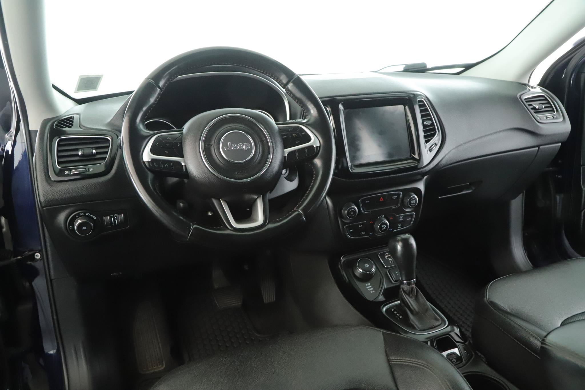 Used 2020 Jeep Compass Limited w/ Rear Convenience Group AWD/4WD image 2