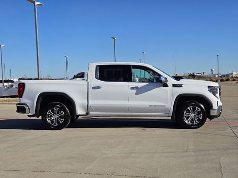 Used 2024 GMC Sierra 1500 SLT image 8
