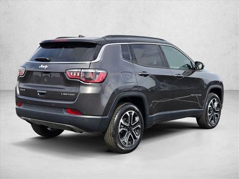 Used 2023 Jeep Compass Limited image 5