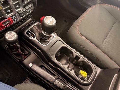 Used 2021 Jeep Wrangler Rubicon AWD/4WD image 45