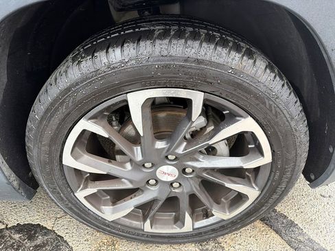 Used 2022 GMC Terrain SLT w/ Infotainment Package II image 12