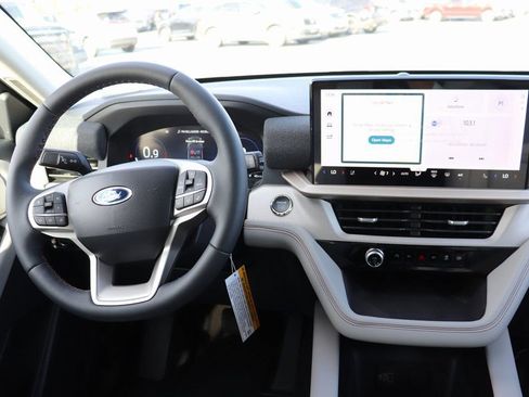 New 2026 Ford Explorer Active w/ Active Comfort Package image 22